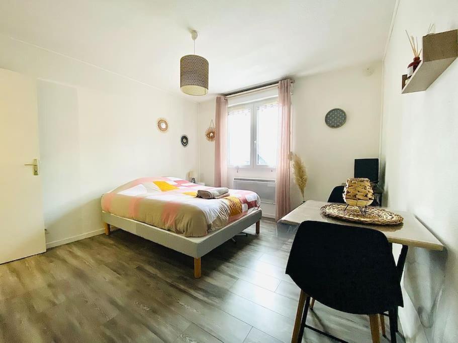 Ferienwohnung Au Calme Confort & Proche Centre Le Mans Exterior foto